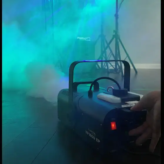 Máquina de fumaça em festa aluguel